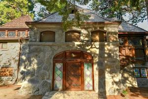 tahoma, california - 18 de agosto de 2020 - vikingsholm es un edificio histórico conservado en emerald bay, lago tahoe. es un excelente ejemplo de arquitectura escandinava en el hemisferio occidental. foto