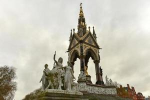 memorial del príncipe alberto, monumento gótico al príncipe alberto en londres, reino unido. foto