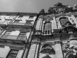 la ciudad de porto en el río douro foto