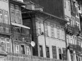 la ciudad de porto en el río douro foto