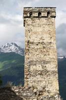 edificios antiguos, mestia, georgia foto