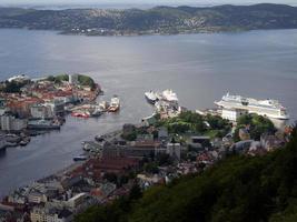 hermosos fiordos de noruega foto