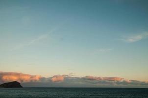 vista del cielo al atardecer foto