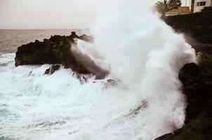 primer plano de olas fuertes foto