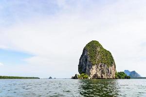 parte trasera de la isla punyi o koh panyee foto