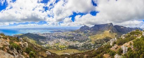 panorama de ciudad del cabo desde la cabeza de los leones foto