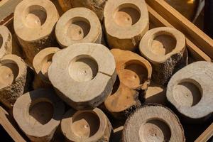 trozo de tronco de madera cortada para fondo de textura de madera decorativa