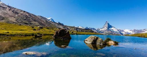 increíble naturaleza de suiza en los alpes suizos - fotografía de viajes foto
