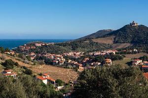 vistas desde un pequeño pueblo en el sur de francia foto