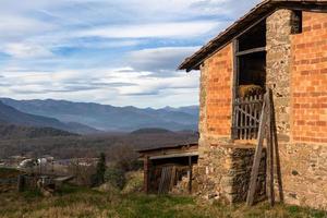 paisajes del parque nacional de la garrotxa de los pirineos foto