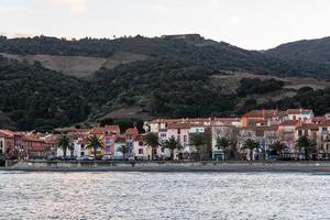 vistas desde un pequeño pueblo en el sur de francia foto