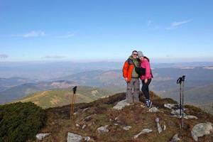 montañas de los cárpatos, ucrania - 8 de octubre de 2022 monte hoverla. cárpatos en ucrania en otoño foto