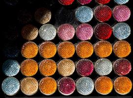 conjunto de coloridos botones de costura brillantes