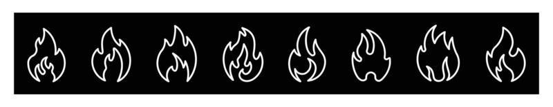 conjunto de icono de llama de fuego en un estilo diferente. hoguera línea silueta vector logo ilustración sobre fondo negro.