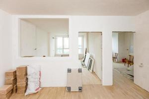 parquet installation, empty room photo