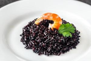Black rice with shrimp photo