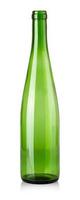 Botella vacía verde para vino aislado sobre fondo blanco. foto