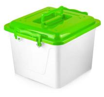 caja de plástico blanca con tapa verde sobre fondo blanco foto
