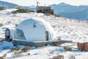 glamping de invierno en un volcán, península de kamchatka foto