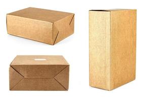 conjunto de cajas de cartón sobre fondo blanco foto