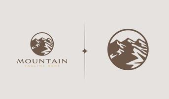 montaña rocosa. paisaje de naturaleza en la cima de la montaña. símbolo premium creativo universal. plantilla de logotipo de icono de signo vectorial. ilustración vectorial vector