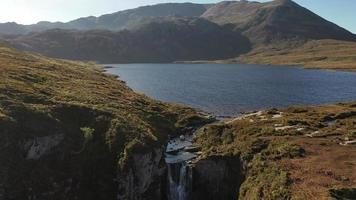 la veuve gémissante tombe dans l'Assynt video