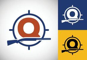 alfabeto inicial q con pistola y signo de objetivo. vector del logotipo del club de caza de inspiración. logotipo de caza