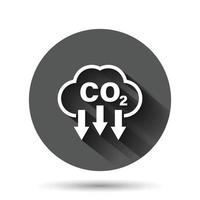 icono de co2 en estilo plano. ilustración vectorial de emisión sobre fondo redondo negro con efecto de sombra larga. concepto de negocio de botón de círculo de reducción de gas. vector