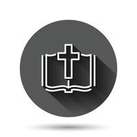 icono de libro de la biblia en estilo plano. ilustración de vector de fe de la iglesia sobre fondo redondo negro con efecto de sombra larga. concepto de negocio de botón de círculo de espiritualidad.