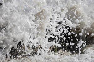 agua salpicando el océano foto