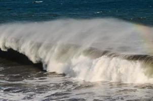 primer plano de olas fuertes foto