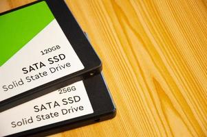 2.5-inch SSD hard drives, nowadays, are in great demand. photo