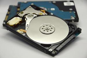 Las imágenes de disco duro tipo disco giratorio de 2,5 pulgadas todavía se usan comúnmente en la actualidad. foto