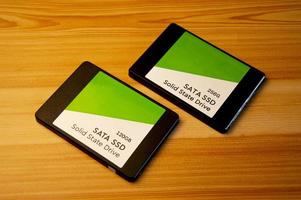 2.5-inch SSD hard drives, nowadays, are in great demand. photo