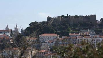 architecture majestueuse de st. château de jorge à lisbonne portugal - plan large video