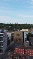 vista aérea de la ciudad en estilo vertical y vertical video