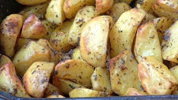 Potato wedges, oven roasted, with thyme video