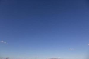 la imagen de un cielo claro y sin nubes se puede utilizar como fondo foto