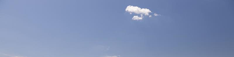 la imagen de un cielo claro y sin nubes se puede utilizar como fondo foto