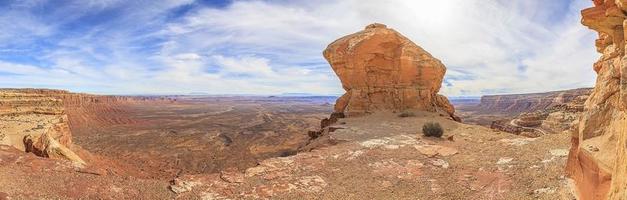 imagen panorámica del desierto de utah cerca del valle del monumento foto