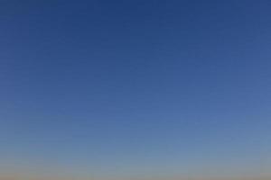 la imagen de un cielo claro y sin nubes se puede utilizar como fondo foto