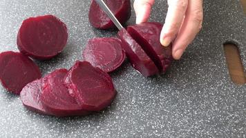 Slicing boiled beets video