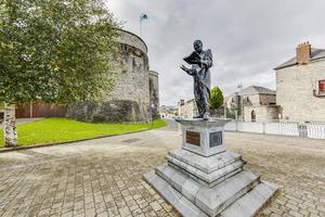 memorial de michael hogan en limerick durante el día foto