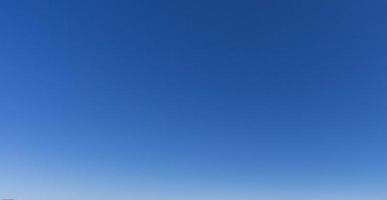 la imagen de un cielo claro y sin nubes se puede utilizar como fondo foto