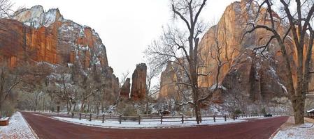 panorama desde el parque nacional zion en invierno foto