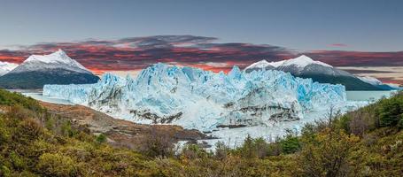 imagen panorámica del glaciar perito moreno en la patagonia argentina foto
