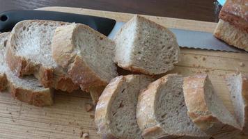 hausgemachtes Brot. leckeres frisch gebackenes Brot. video