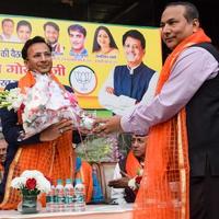 nueva delhi, india - 27 de noviembre de 2022 - ministro del gabinete piyush goyal y miembro central del partido bharatiya janata bjp durante una manifestación en apoyo del candidato bjp antes de las elecciones del organismo local mcd 2022 foto