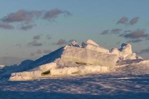 derivas de hielo en el mar báltico foto