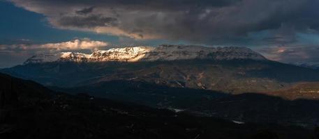 paisajes del parque natural tzoumerka foto